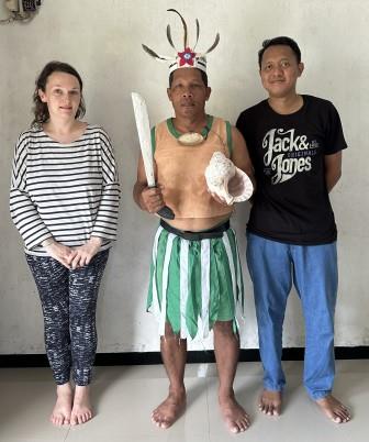 Charlotte and Gede with Pak Milson Kaitora, the Pabuki of Enggano, during the audiovisual recording and photo for the traditional clothing lexicons at Pak Milson's house.